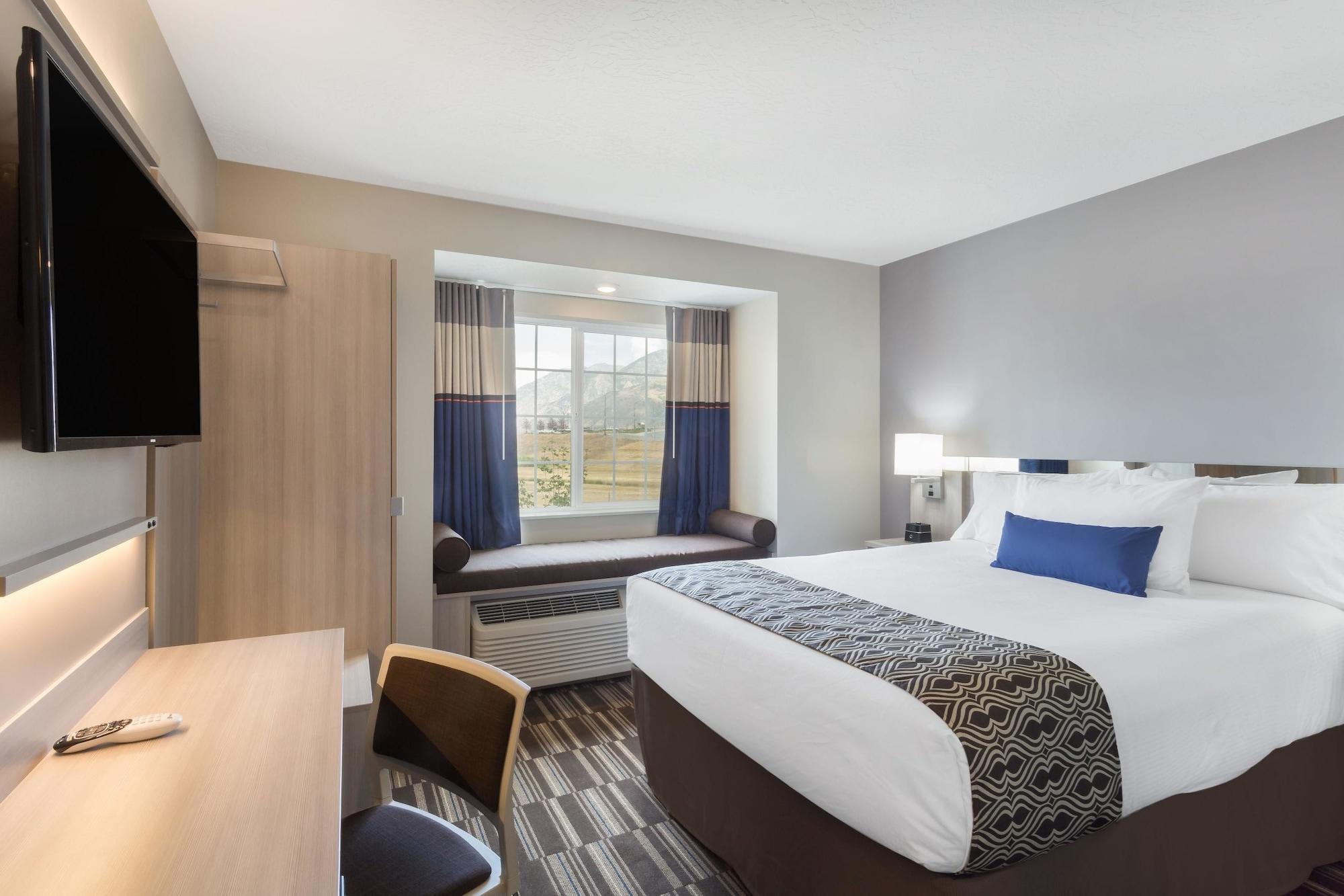 Microtel Inn & Suites By Wyndham Спрингвилл Экстерьер фото