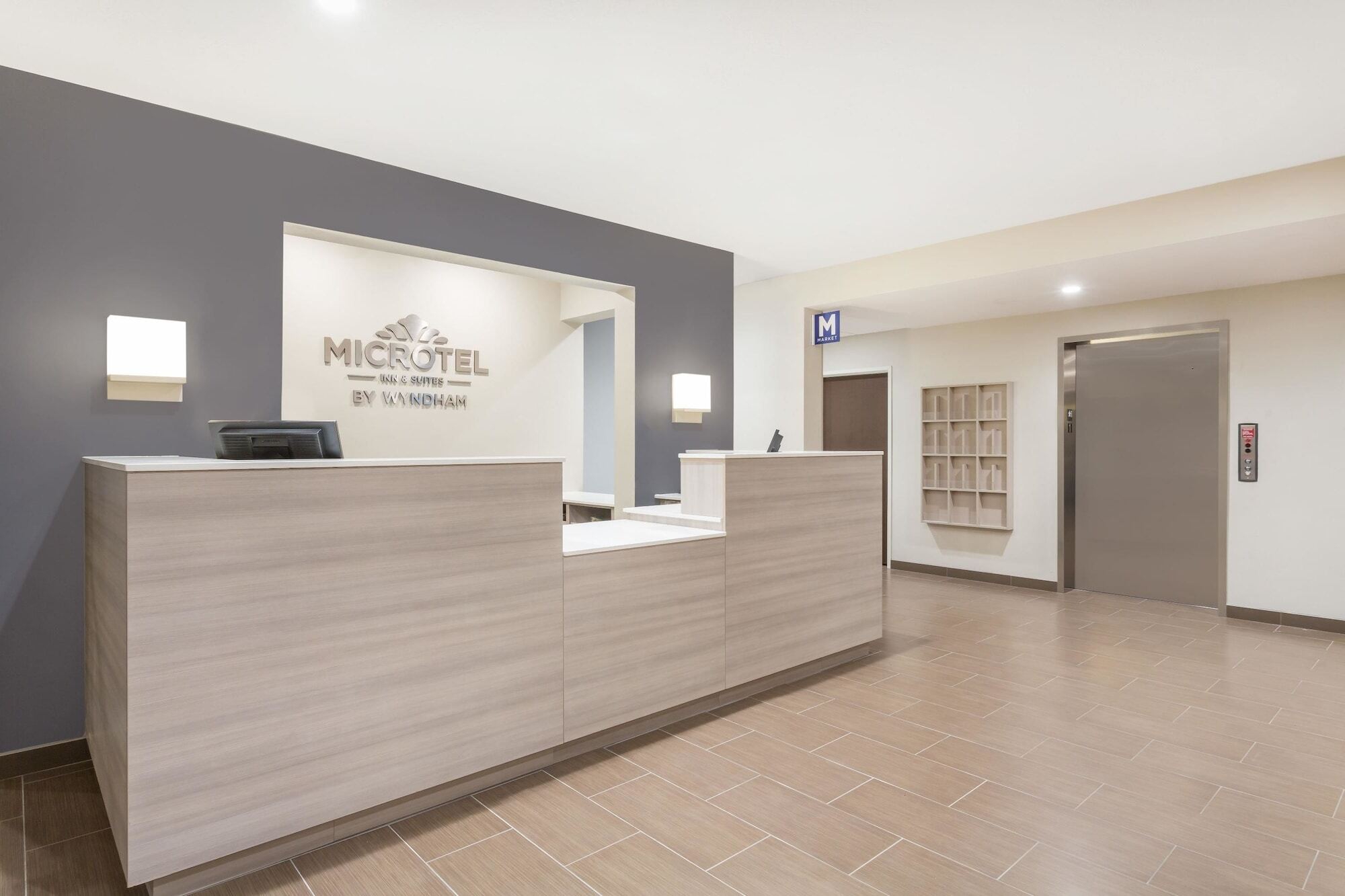 Microtel Inn & Suites By Wyndham Спрингвилл Экстерьер фото