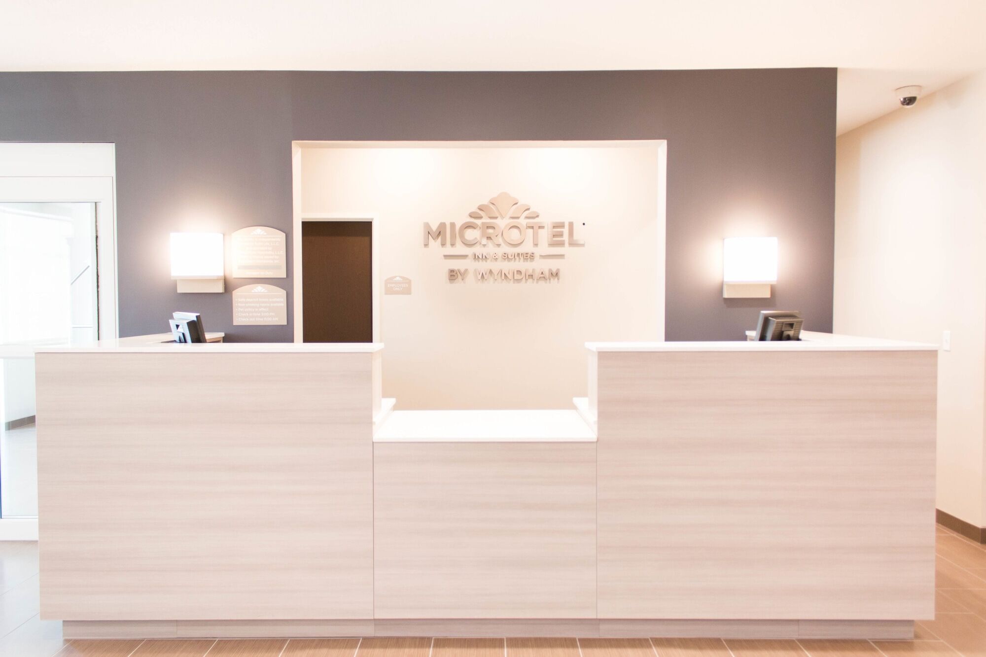 Microtel Inn & Suites By Wyndham Спрингвилл Экстерьер фото